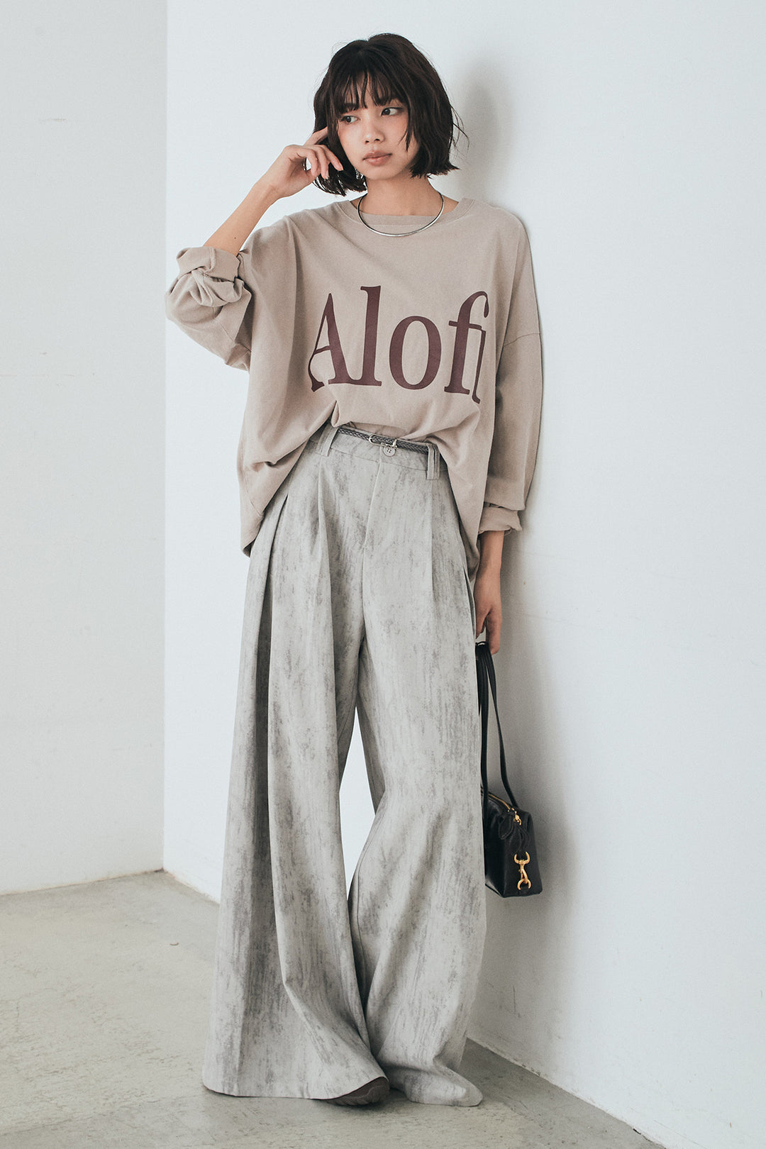 [SET]裾センタードロストロゴプリントワイドTシャツ+紐ベルト付きかすれ柄ワイドスラックス(2set)