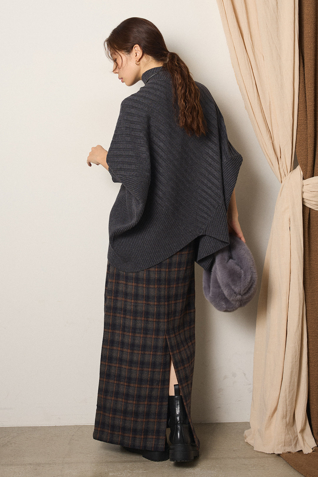 [SET]アシメデザインリブポンチョニットトップス+シャギーチェックストレートスカート(2set)