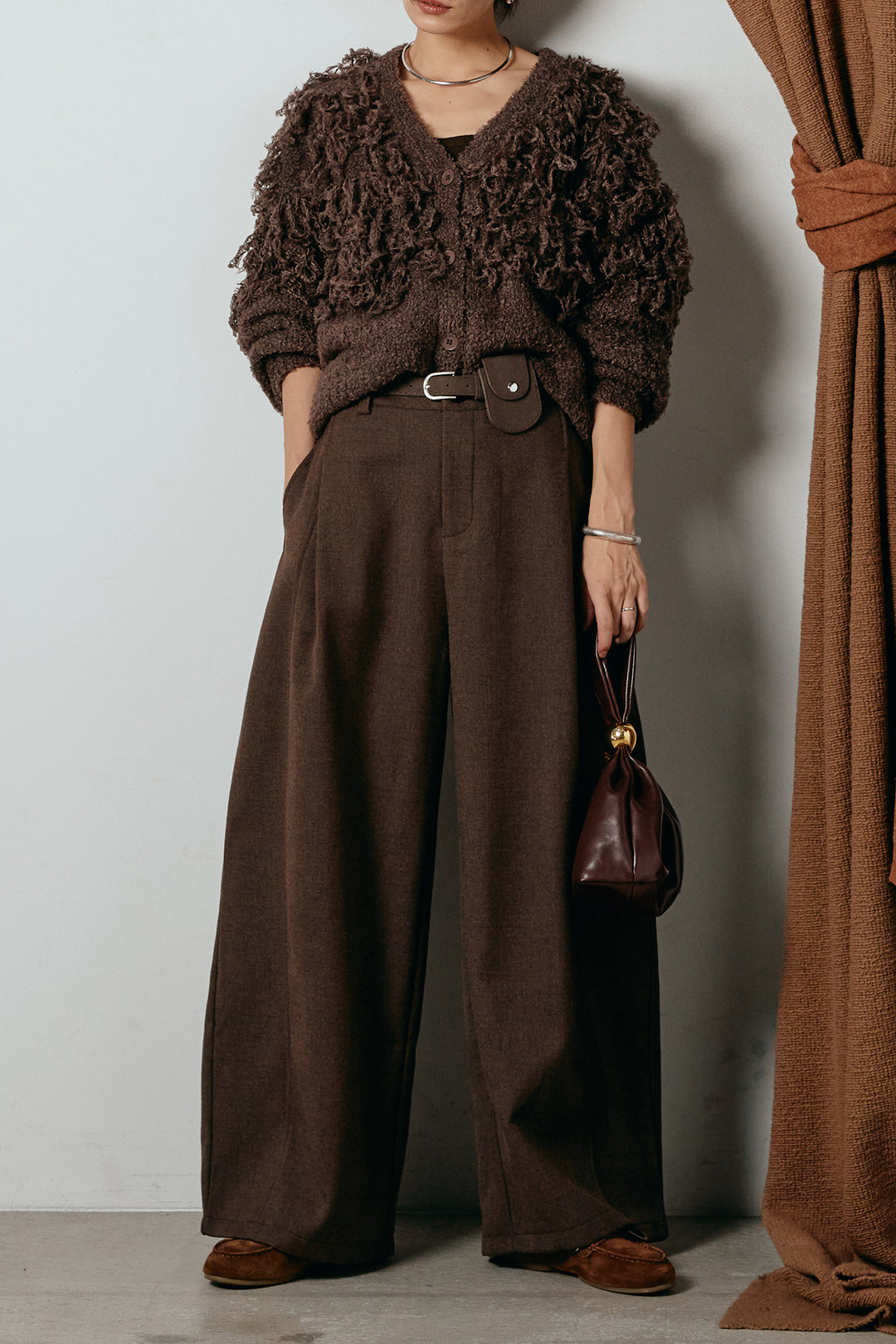 [SET]ループ編みVネックニットカーディガン+ポーチベルト付きカーブパンツ(2set)