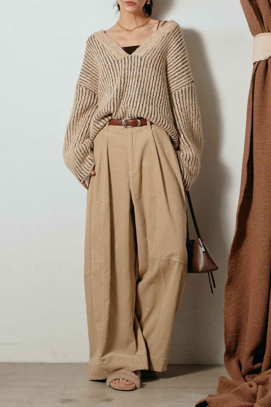 [SET]アルパカタッチ深Vニットトップス+タック入りコーデュロイワイドパンツ(2set)
