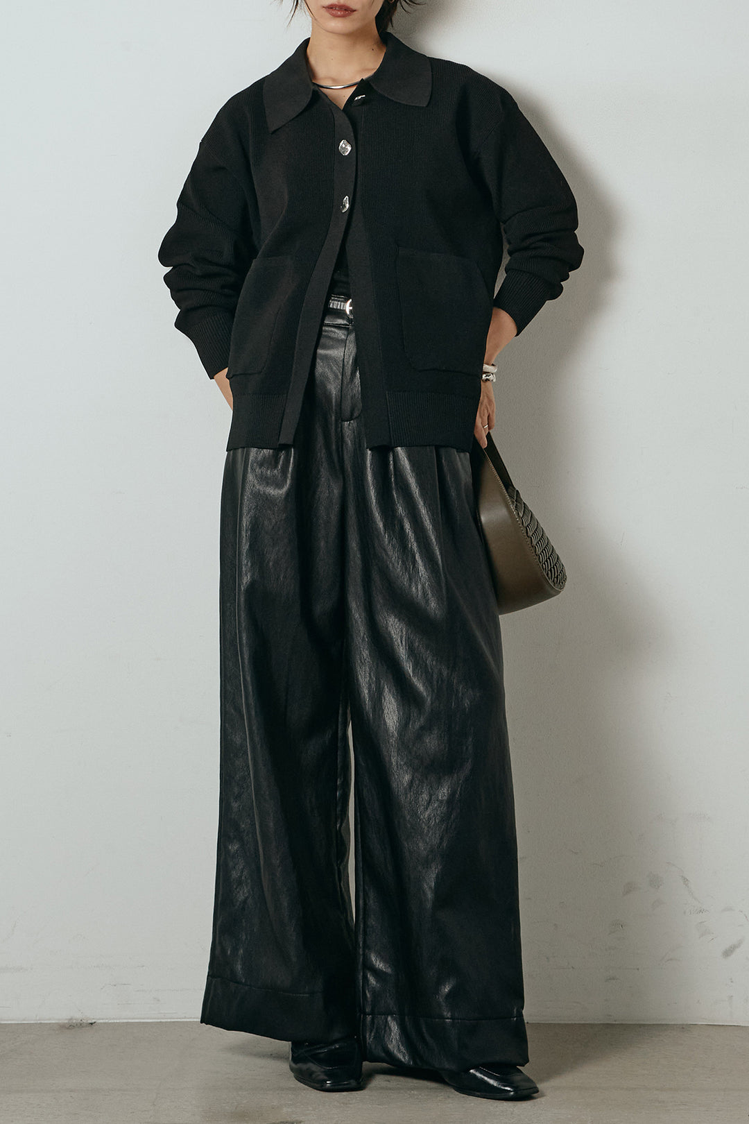 [SET]メタル釦衿付きニットカーディガン+ベルト付きレザーライクタックパンツ(2set)