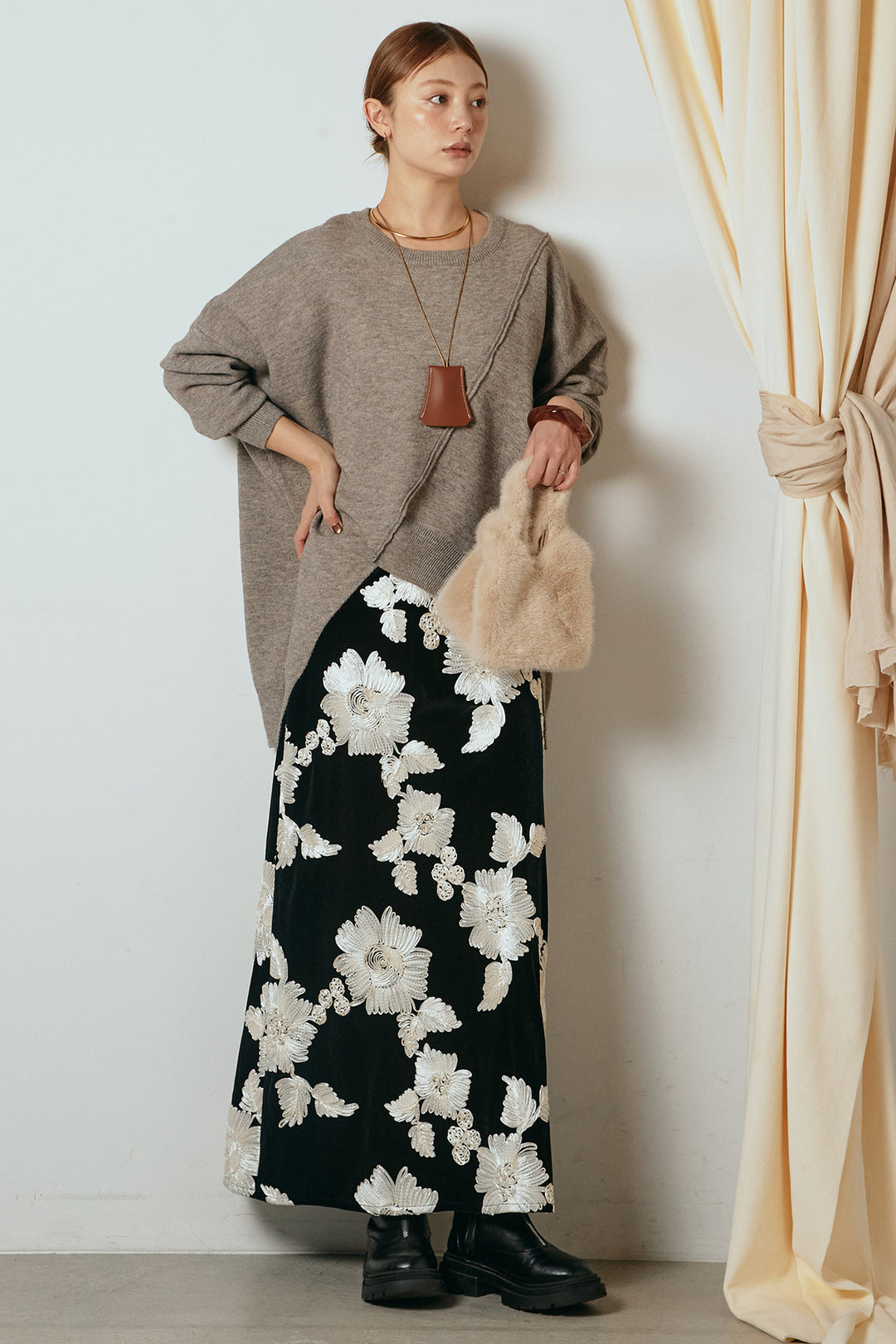 [SET]アシンメトリーデザインニットトップス+フラワー刺繍ワイドスカート(2set)