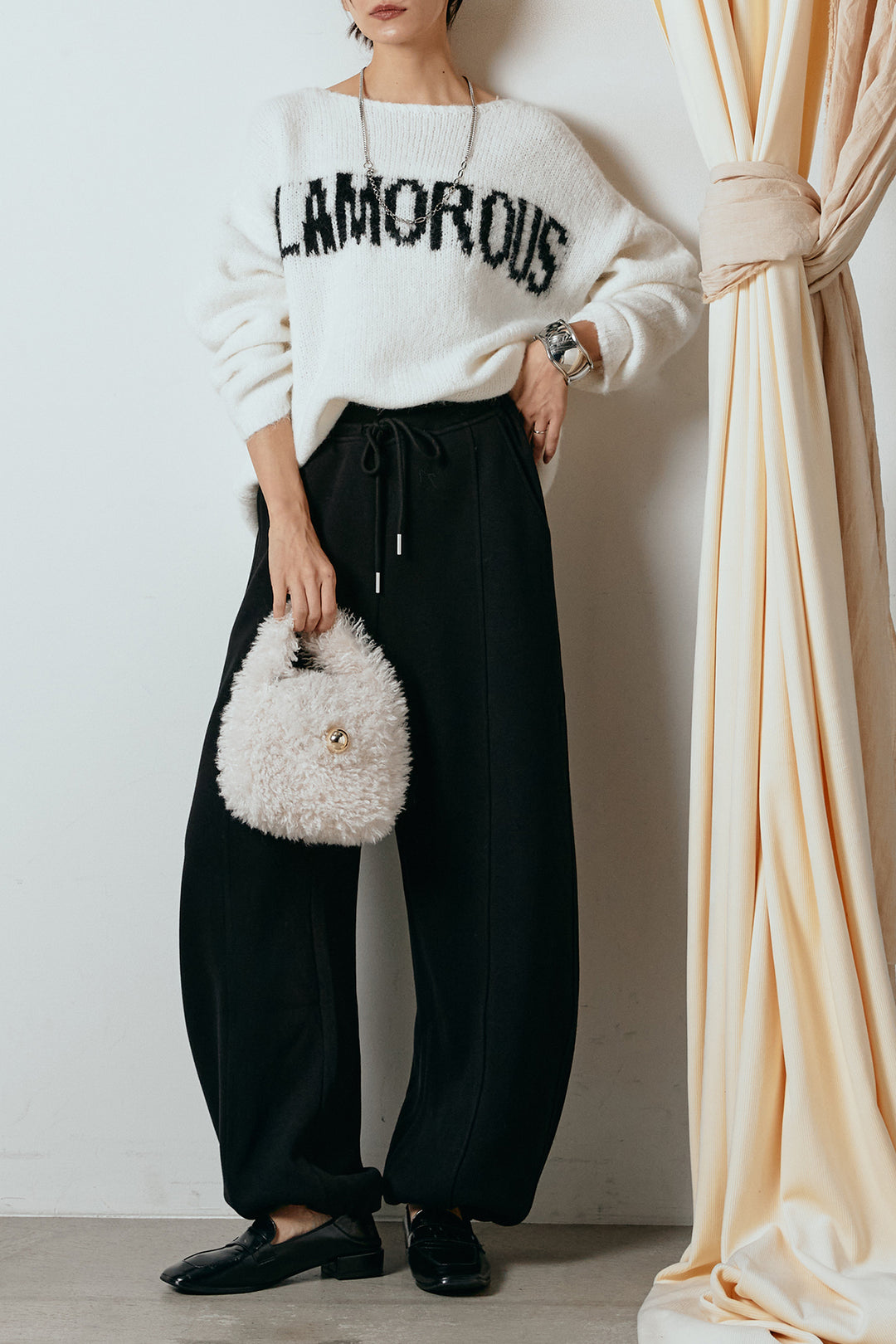 [SET]フロントロゴデザインニットトップス+スウェットワイドカーブパンツ(2set)