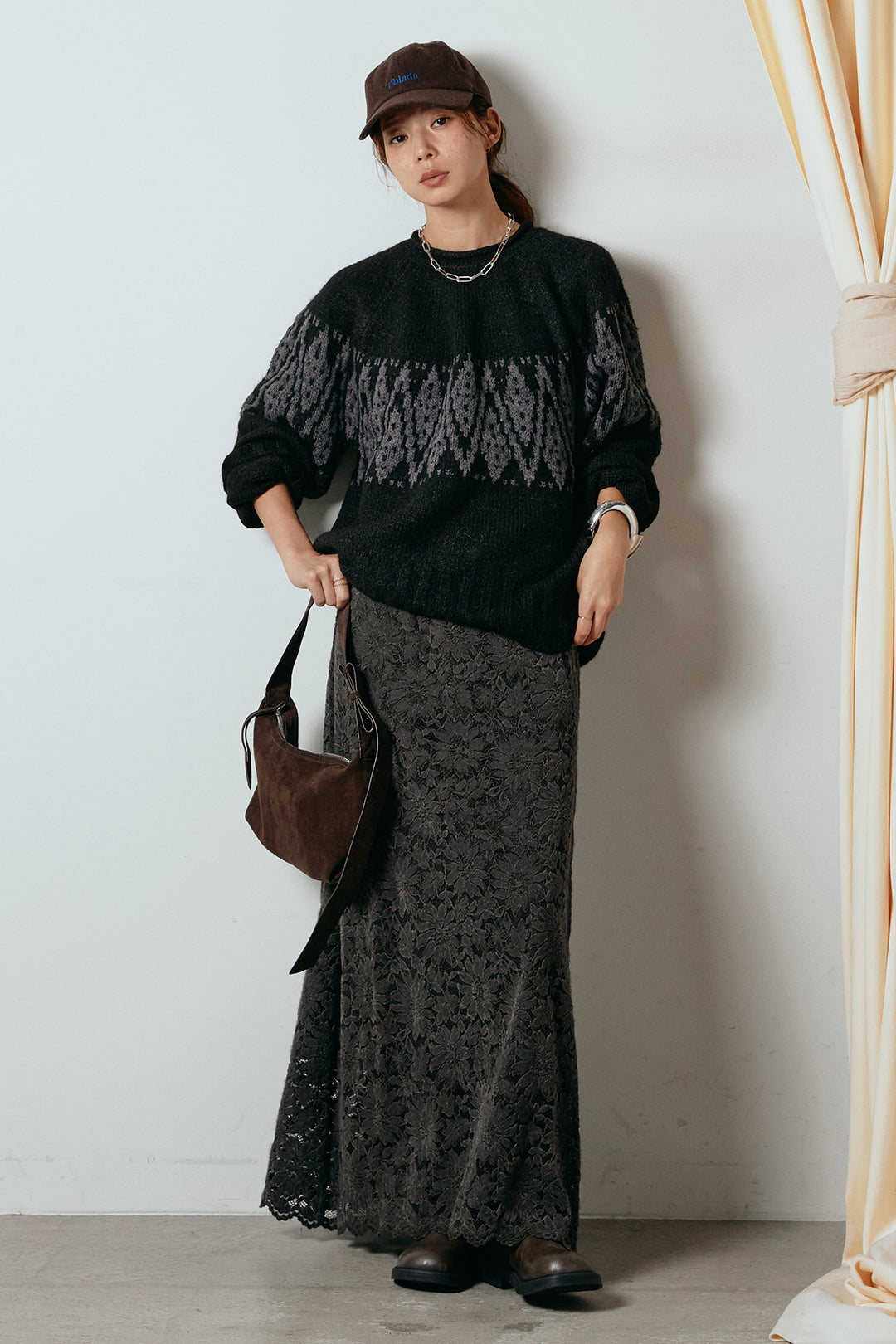 [SET]モノトーン柄ニットトップス+花柄刺繍ベロアフレアスカート(2set)