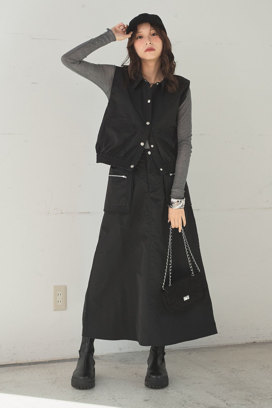 [SET]襟付きナイロンベスト+サイドデザインナイロンスカート+リブシアークルーネック長袖トップス(3set)