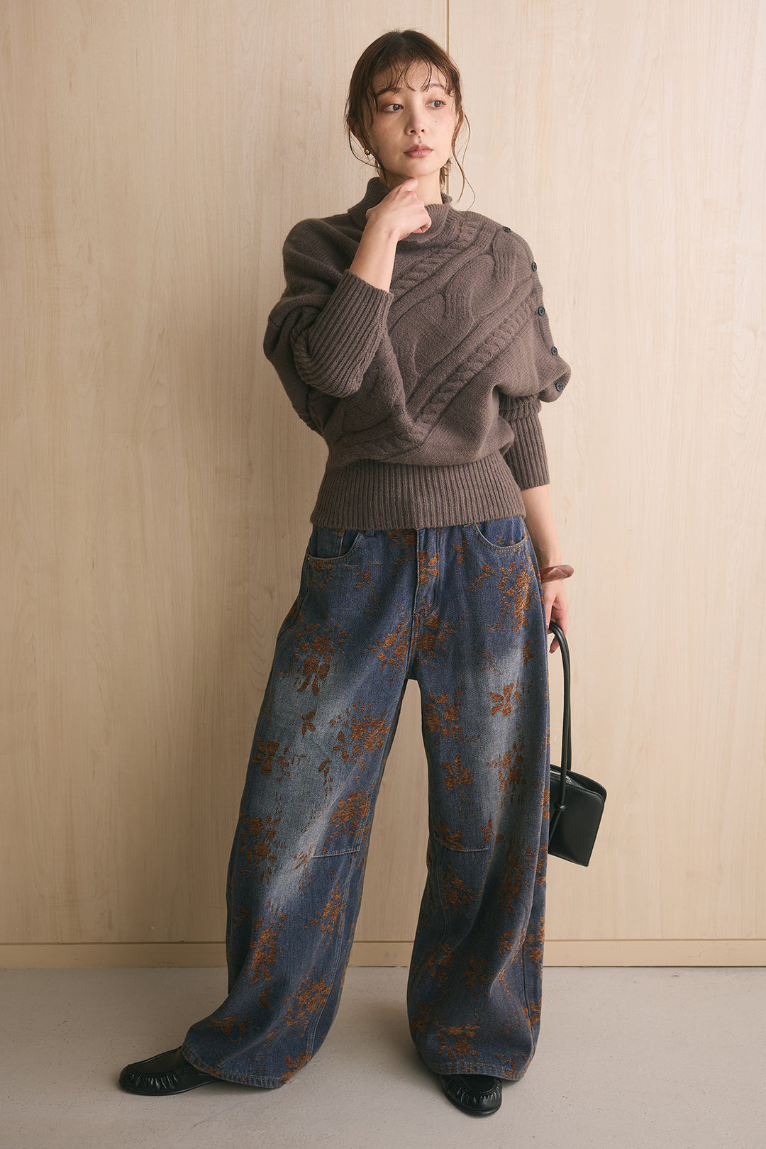 [SET]アシメカラーボタンケーブルニット+フラワーモチーフ刺繍カーブデニム(2set)