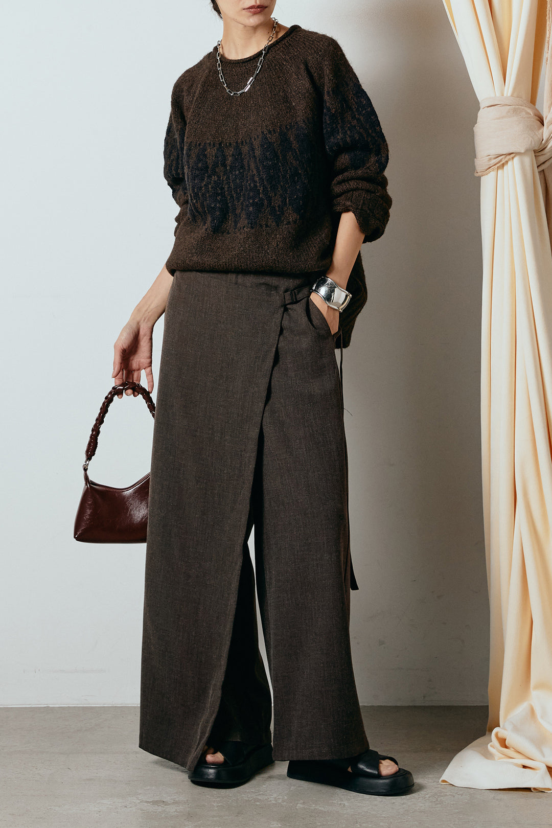 [SET]モノトーン柄ニットトップス+ラップ巻きワイドスラックス(2set)