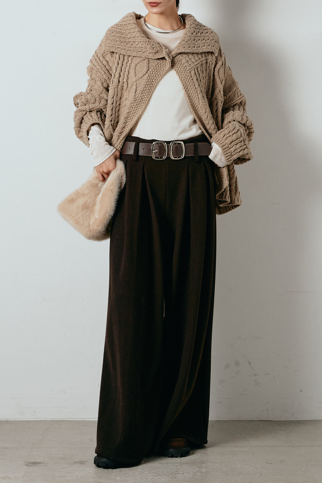 [SET]ビッグカラーケーブル編みニットトップス+フェイクレザー太ベルト付きタックワイドパンツ(2set)