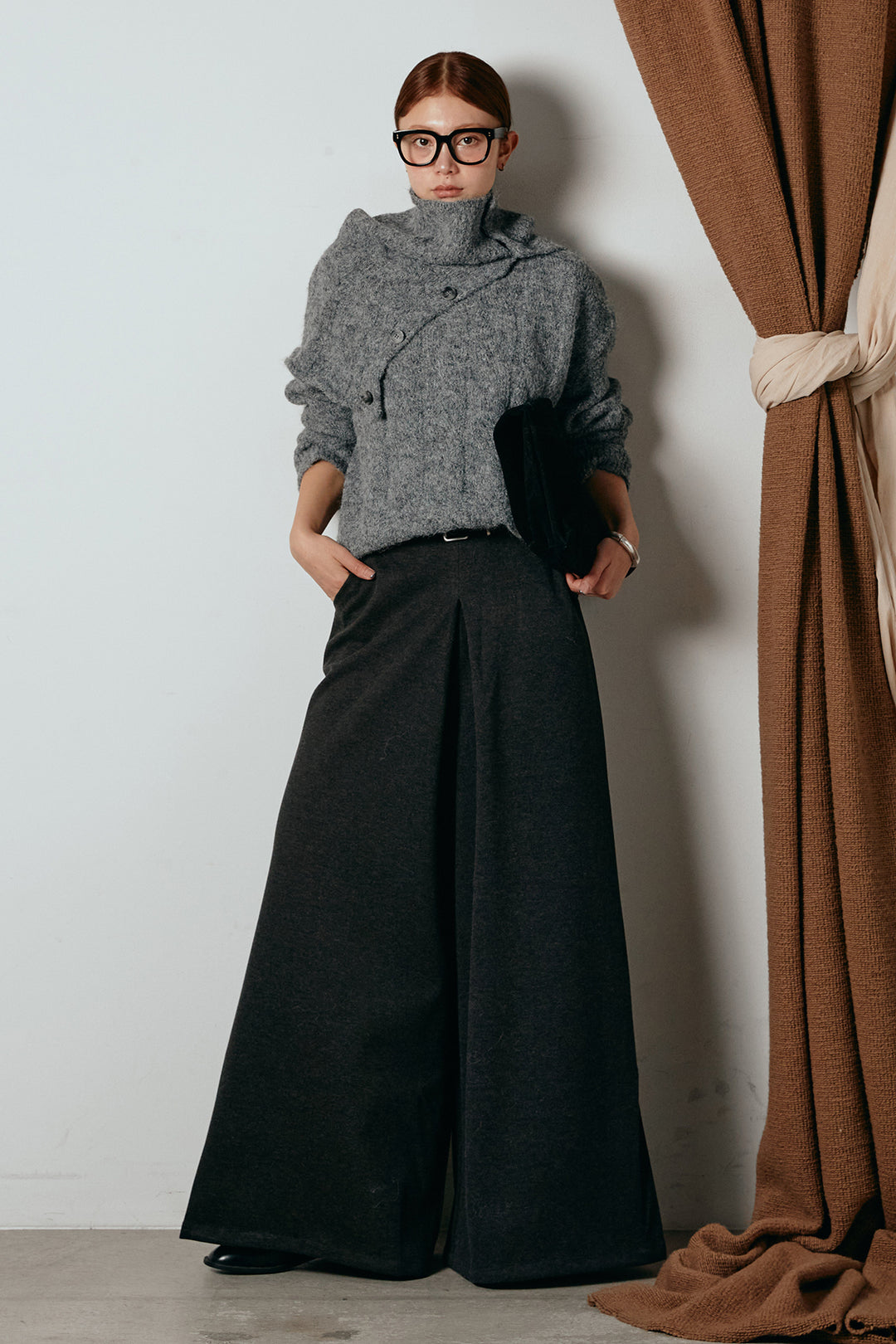 [SET]ケープデザインケーブルニットトップス+ベルト付きフロントタックデザインパンツ(2set)