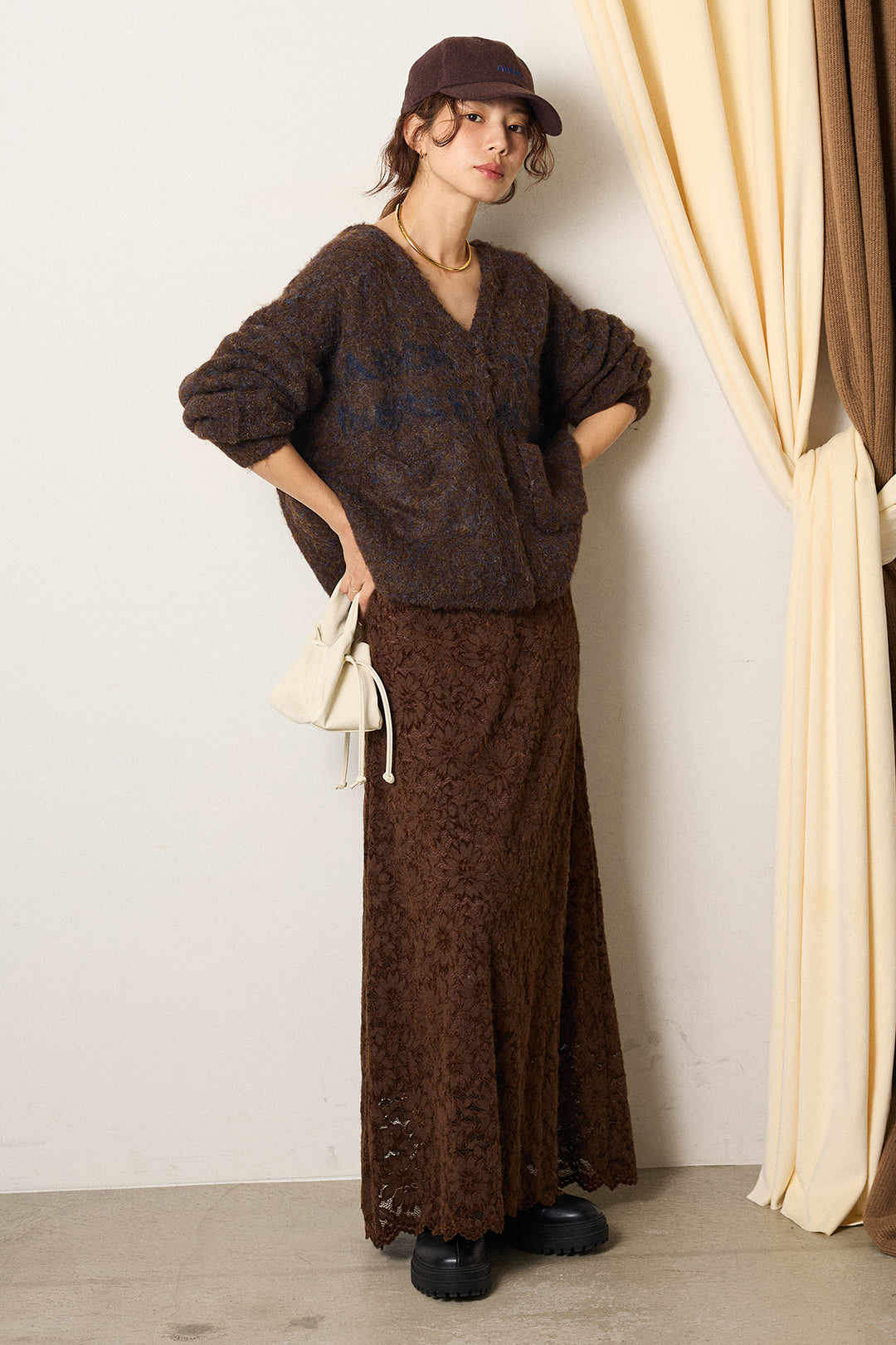 [SET]ウール混透かしロゴニットカーディガン+花柄刺繍ベロアフレアスカート(2set)