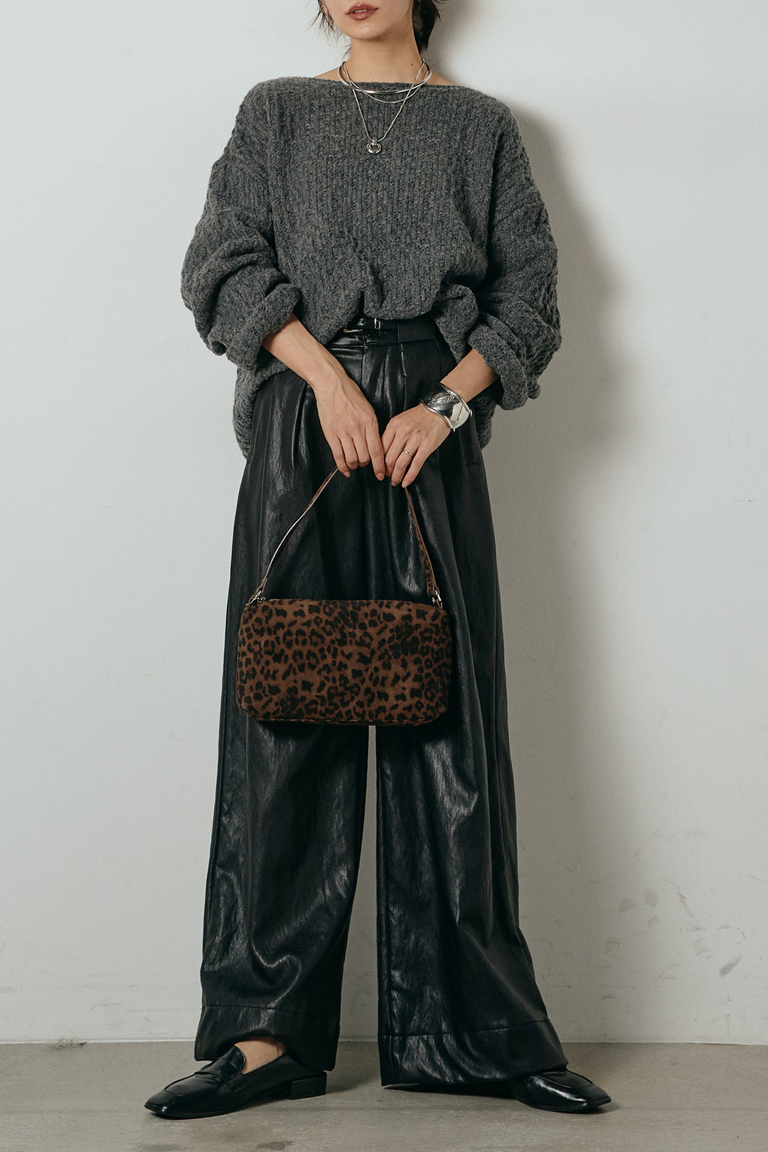 [SET]ボリューム編みニットプルオーバー+ベルト付きレザーライクタックパンツ(2set)