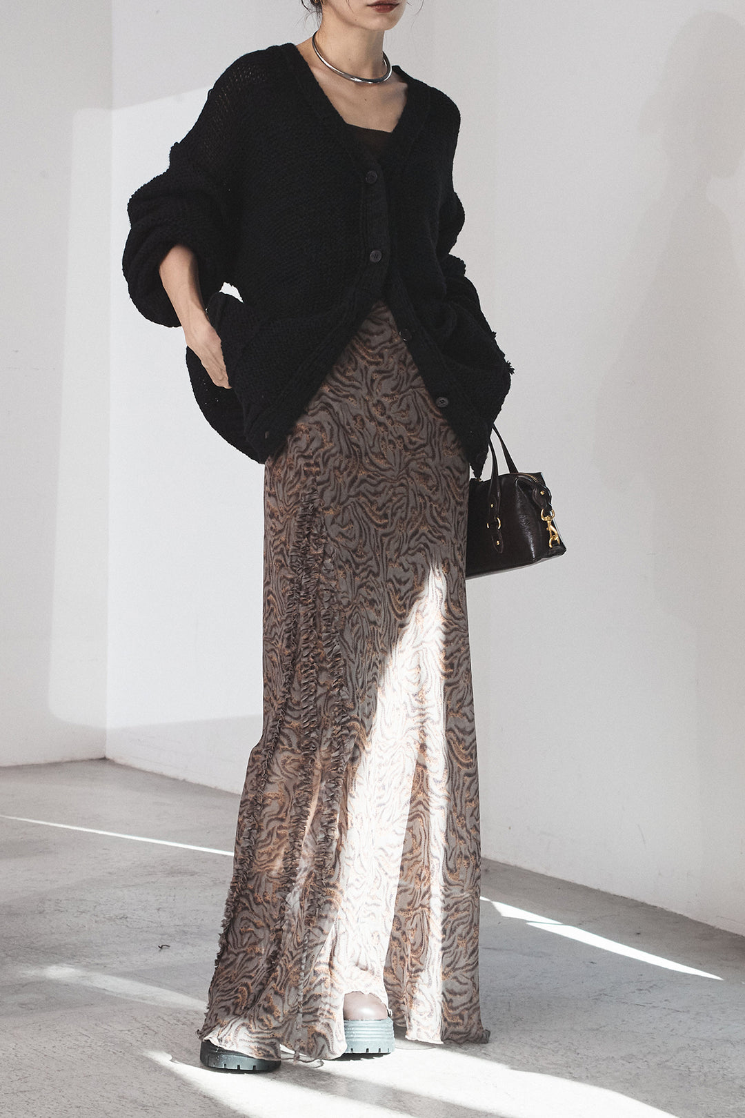 [SET]コード刺繍リラックスニットカーディガン+抽象柄ロングスカート(2set)