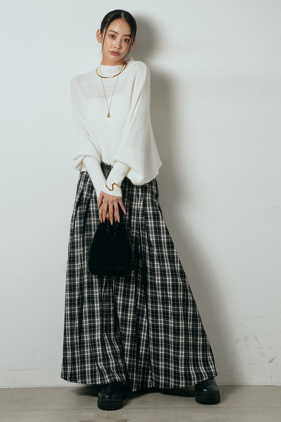 [SET]ポンチョシルエット透かしニットトップス+ベルト付きタータンチェックプリーツスカート(2set)