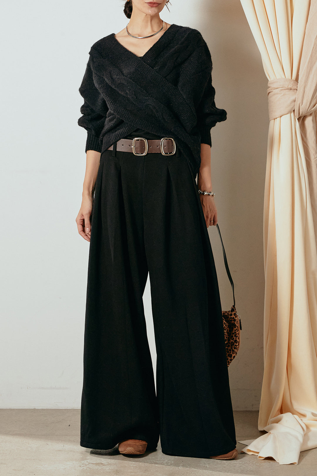 [SET]ケーブルカシュクールニットトップス+フェイクレザー太ベルト付きタックワイドパンツ(2set)