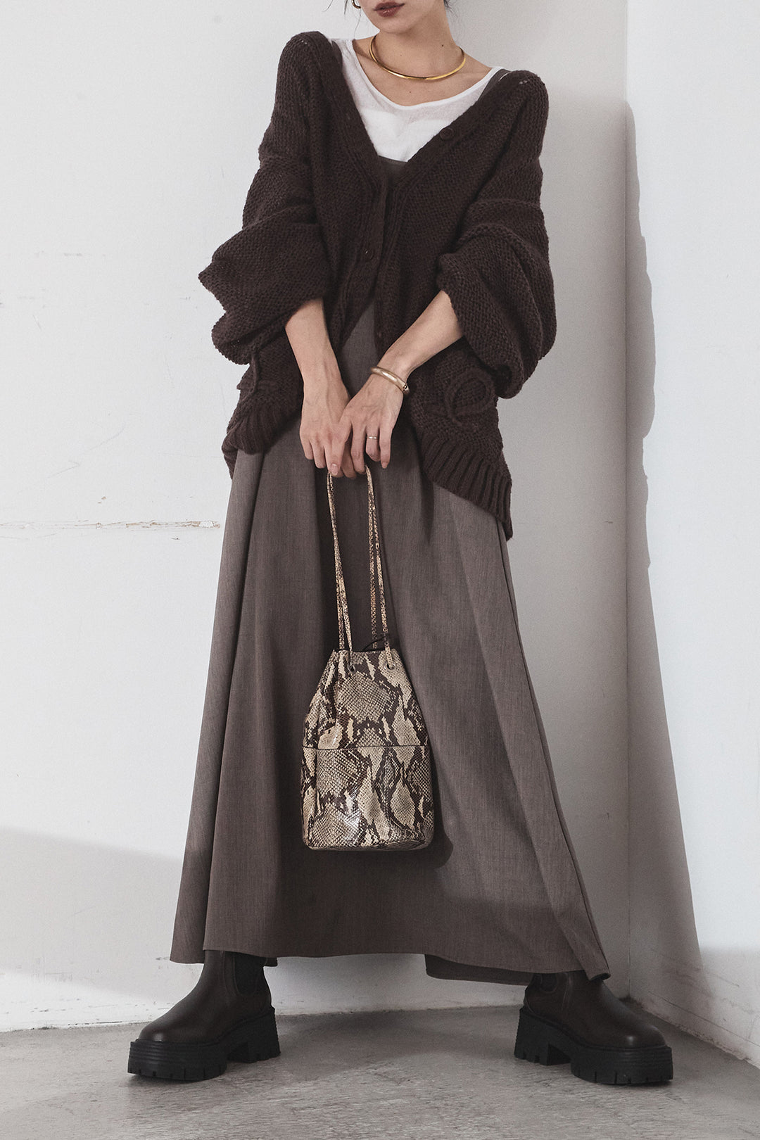 [SET]コード刺繍リラックスニットカーディガン+フレアリラックスキャミワンピース(2set)