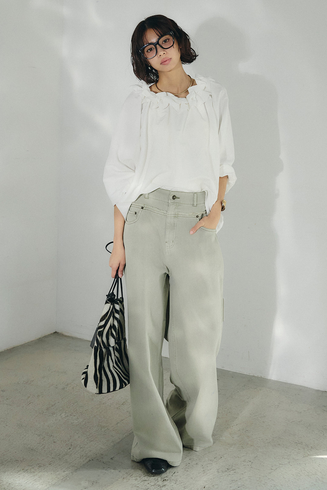 [SET]ネックフリルデザインブラウス+ウエスト裁ち切りデニムワイドパンツ(2set)