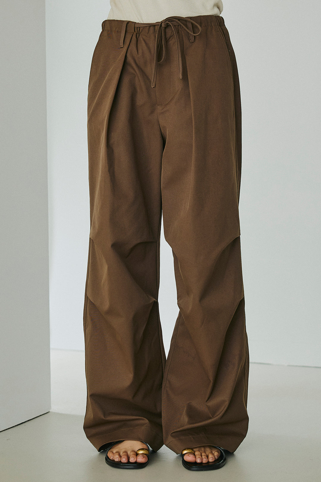 [SET]天竺ナイロンドッキングビスチェ風トップス+ニーサイドタックウエストドロスパンツ(2set)