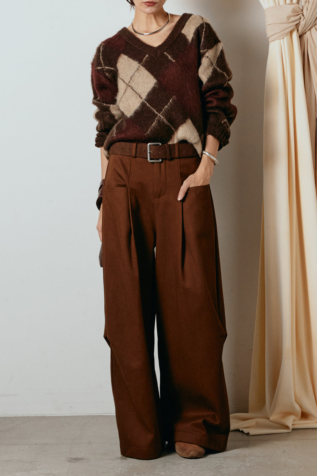[SET]アクリルモヘアアーガイルVネックプルオーバー+太ベルト付きタックデザインワイドパンツ(2set)