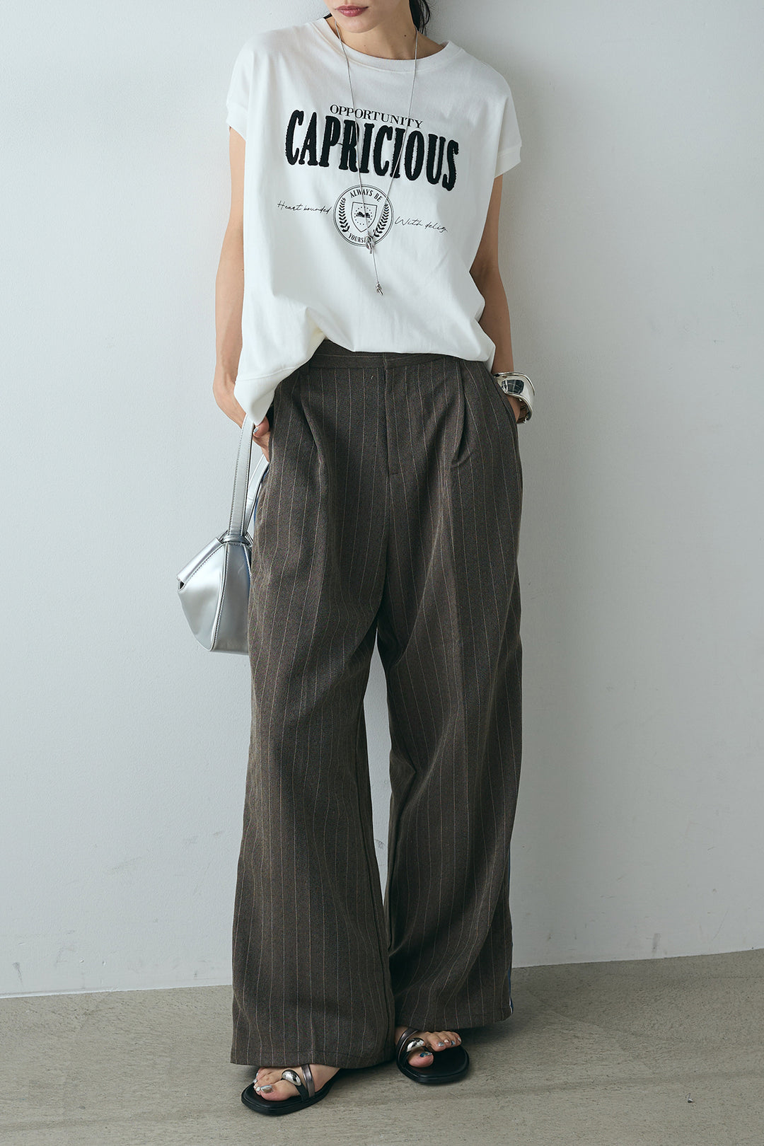 [SET]サガラ刺繍フレンチスリーブTシャツ+ピンストライプサイドラインワイドパンツ(2set)
