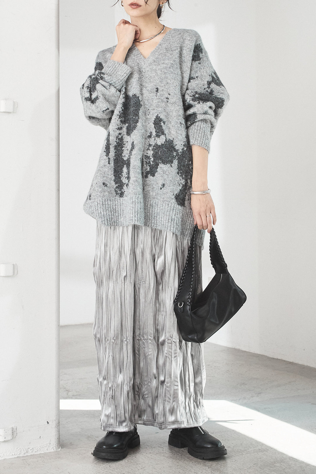 [SET]アブストラクト柄ニットプルオーバー+ベロアロングプリーツスカート(2set)