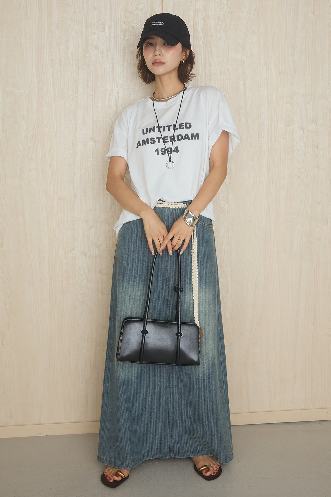 [SET]英字フロントロゴプリントTシャツ+ベルト付きデニムタイトスカート(2set)