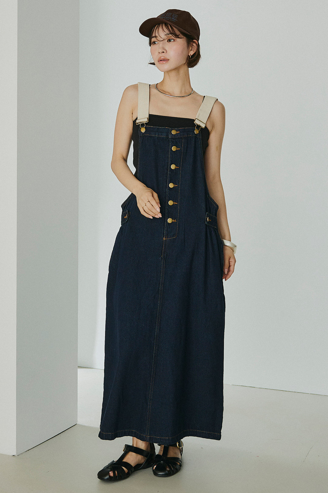 [SET]ケープカラーナイロンブラウス+配色ショルダーデニムサロペットスカート(2set)