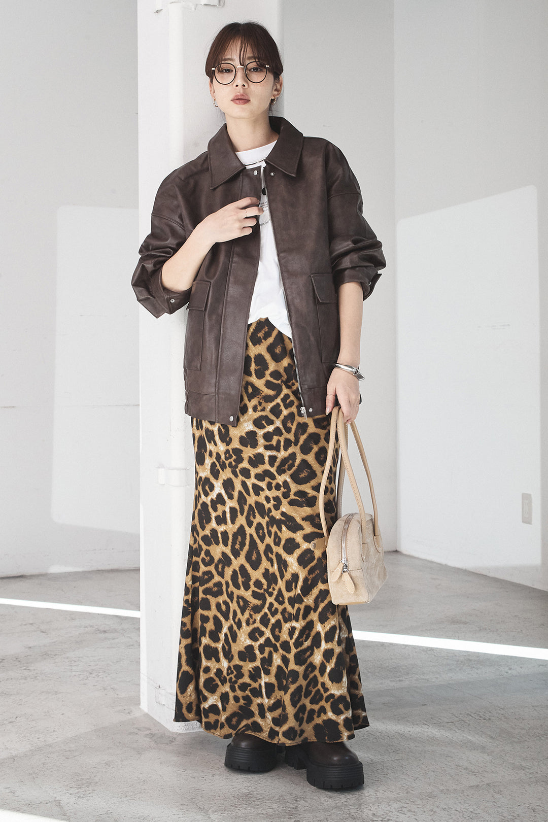 [SET]レザーライクオーバーサイズブルゾン+レオパードサテンナロースカート(2set)