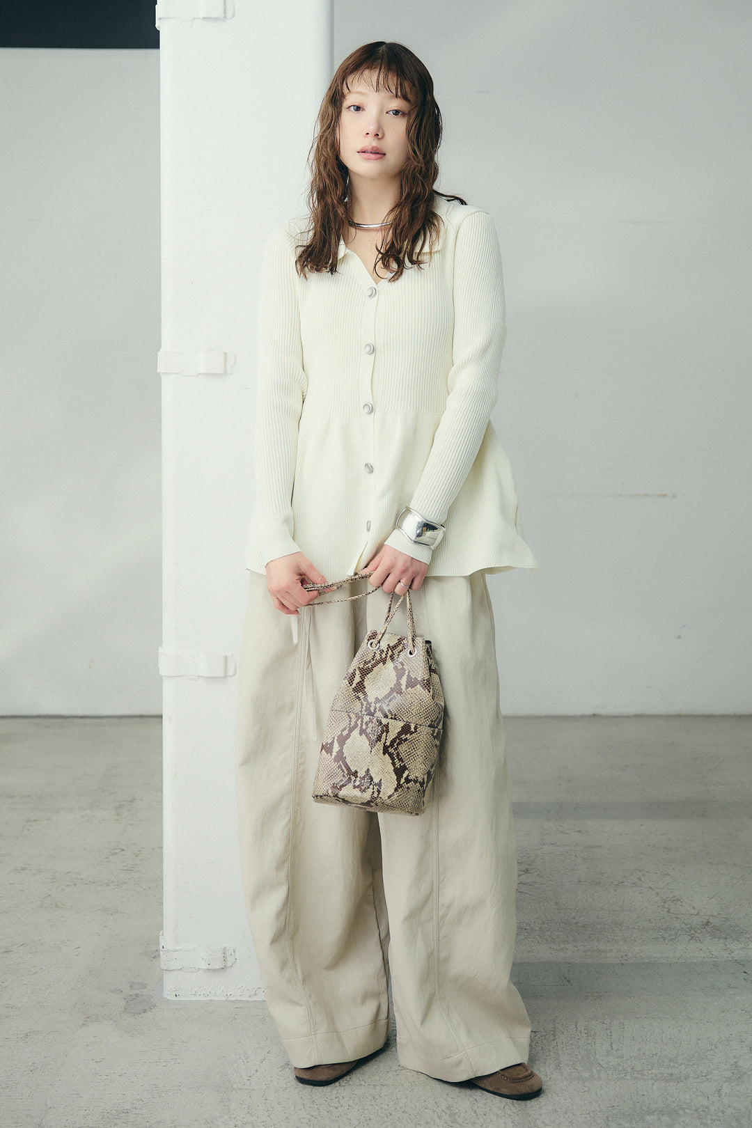 [SET]スキッパーペプラムニット+フェイクレザーカーブワイドパンツ(2set)