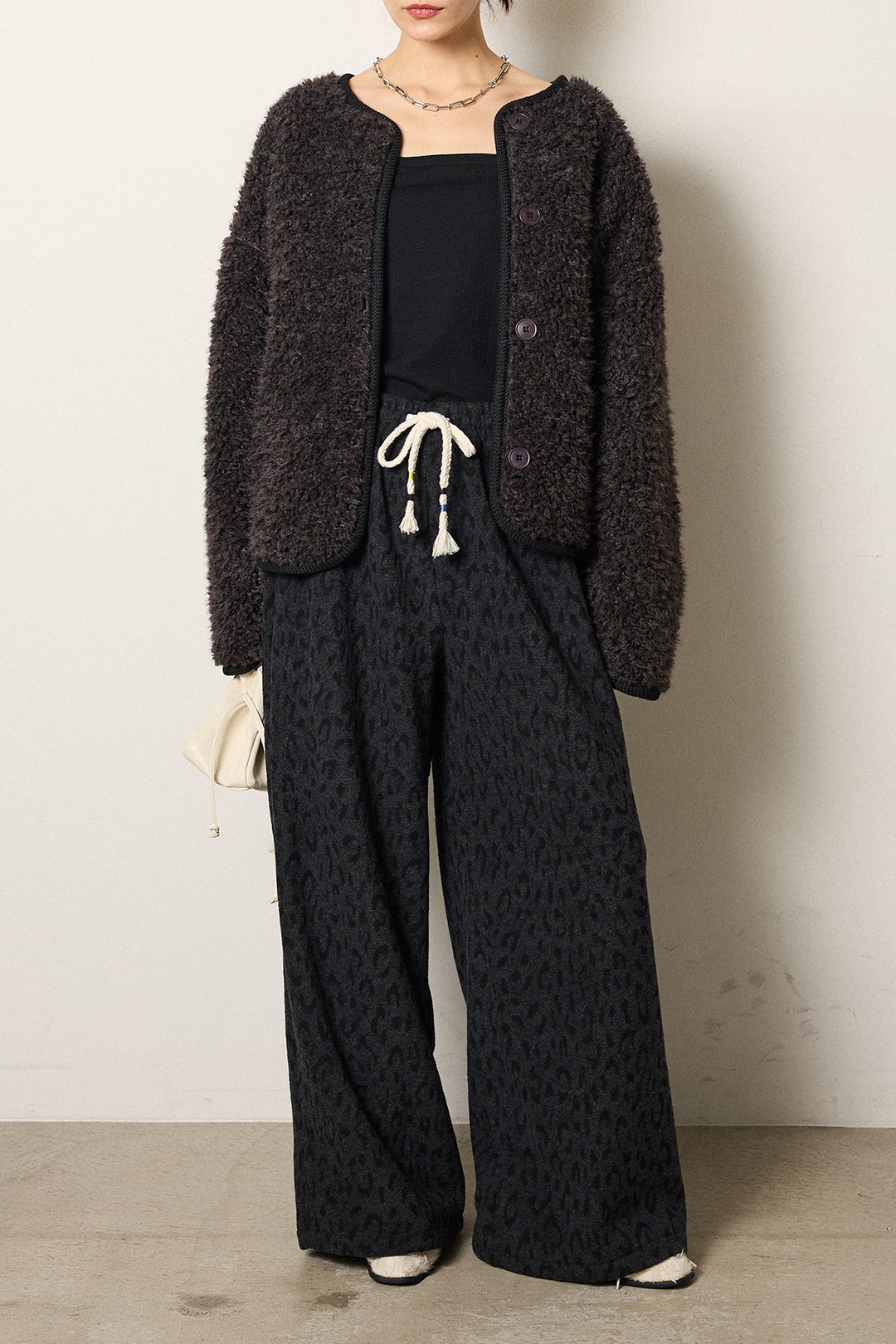 [SET]ノーカラー裏地レオパードボアアウター+レオパードジャガードニットパンツ(2set)