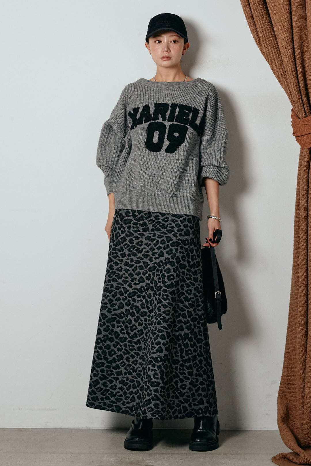 [SET]ロゴジャガードニットトップス+レオパードロングスカート(2set)