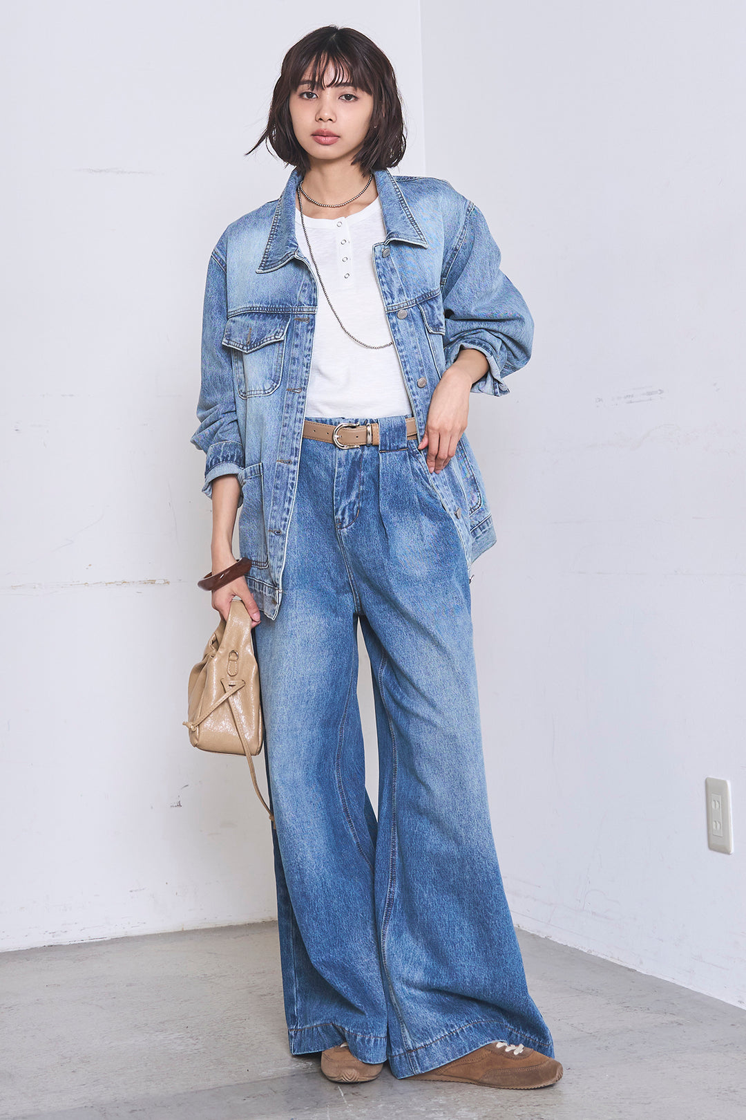 [SET]ケミカルデニムカバーオールジャケット+ベルトループワイドタックデニムパンツ(2set)