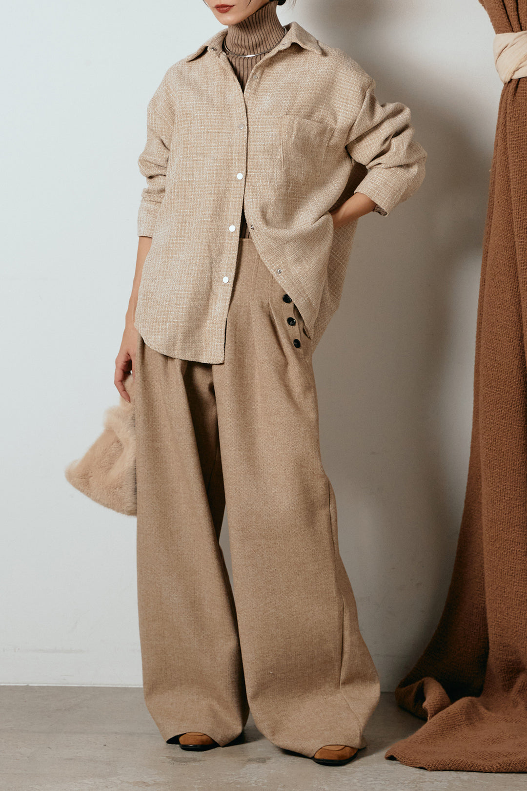 [SET]ルーズクラッシュツイルシャツ+サイドボタンツイードタックパンツ(2set)