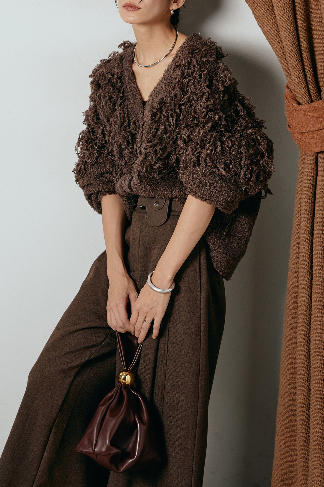 [SET]ループ編みVネックニットカーディガン+ポーチベルト付きカーブパンツ(2set)