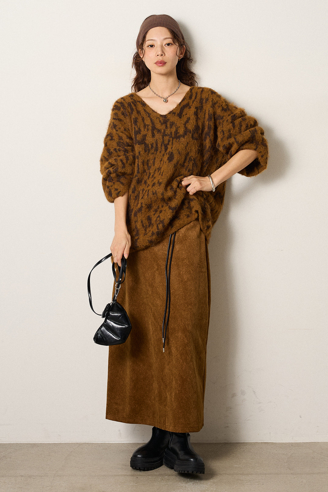 [SET]フラッフィーレオパードシャギーニット+ロープベルト付きスウェード調スカート(2set)