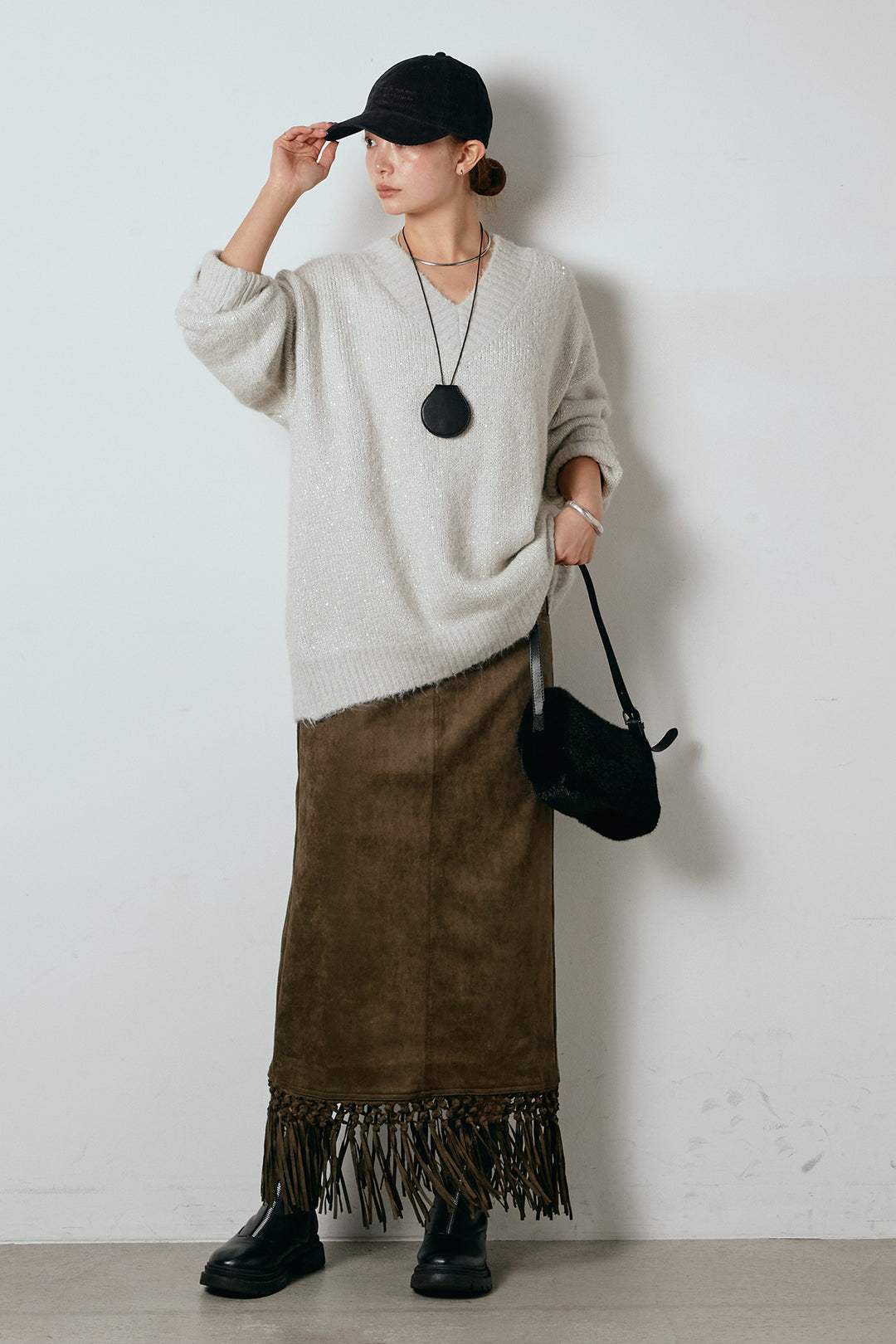 [SET]Vネックルーズラメニットトップス+スウェードライク裾フリンジスカート(2set)