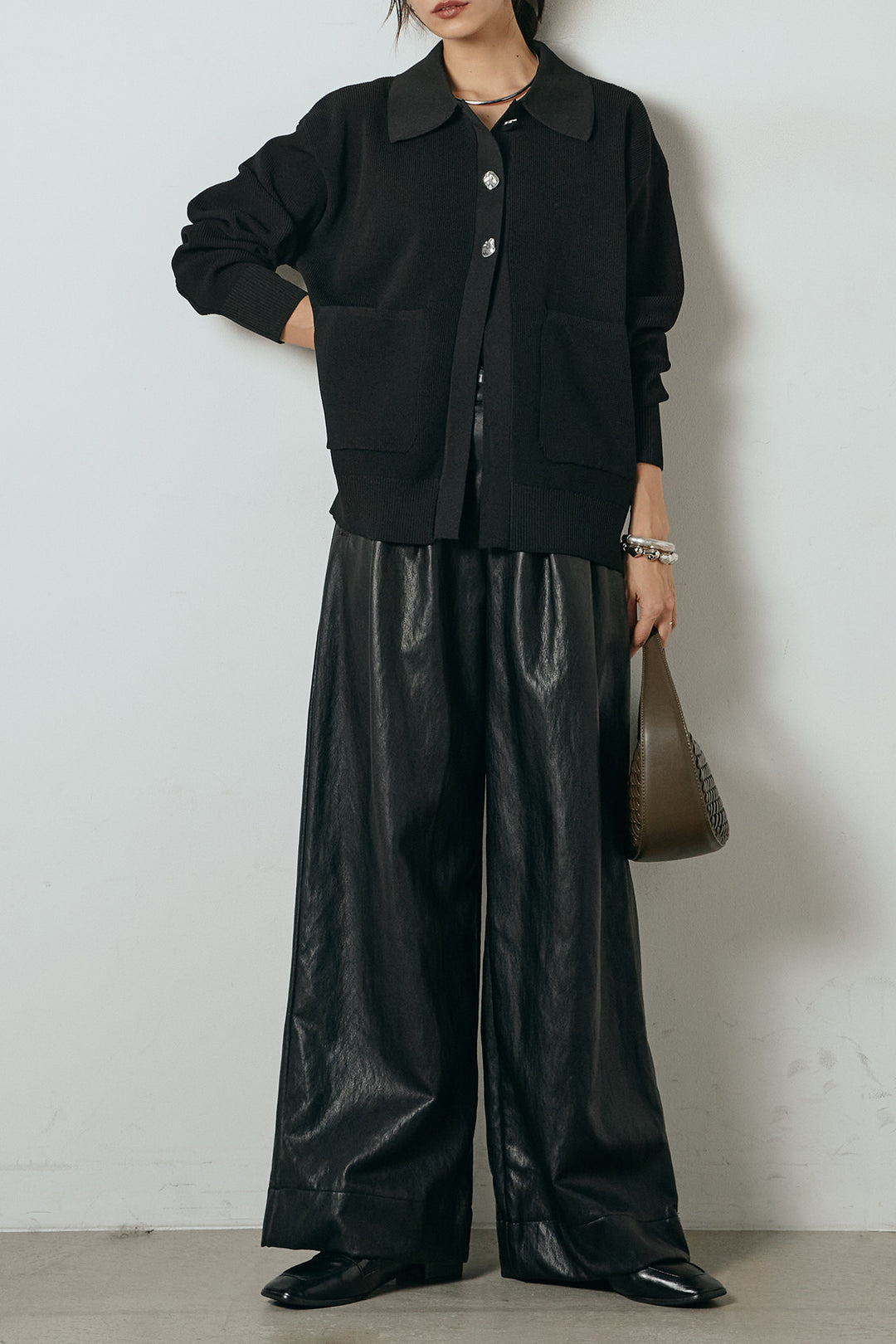 [SET]メタル釦衿付きニットカーディガン+ベルト付きレザーライクタックパンツ(2set)