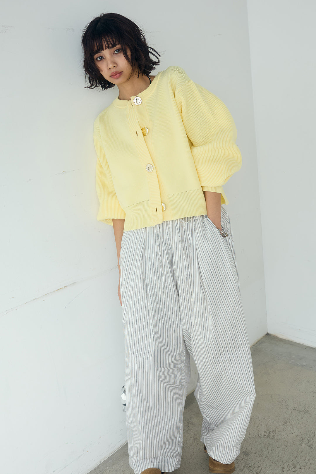 [SET]スポンディッシュBIGボタンクルーネックカーディガン+ランダムストライプタックギャザーパンツ(2set)