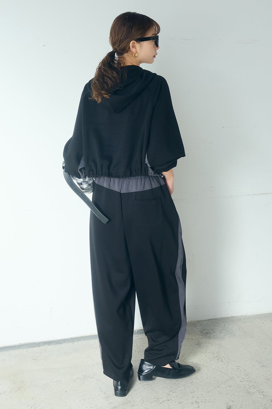 [SET]ドルマンショートフーディー+異素材切り替えスウェットパンツ(2set)