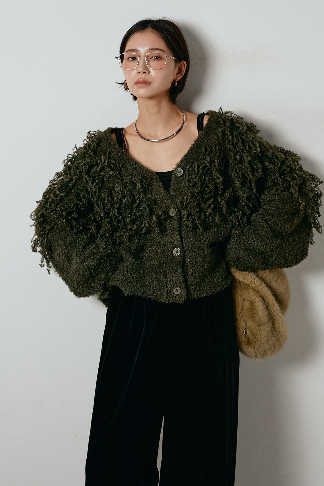 [SET]ループ編みVネックニットカーディガン+ベロアサスペンダー付きパンツ(2set)