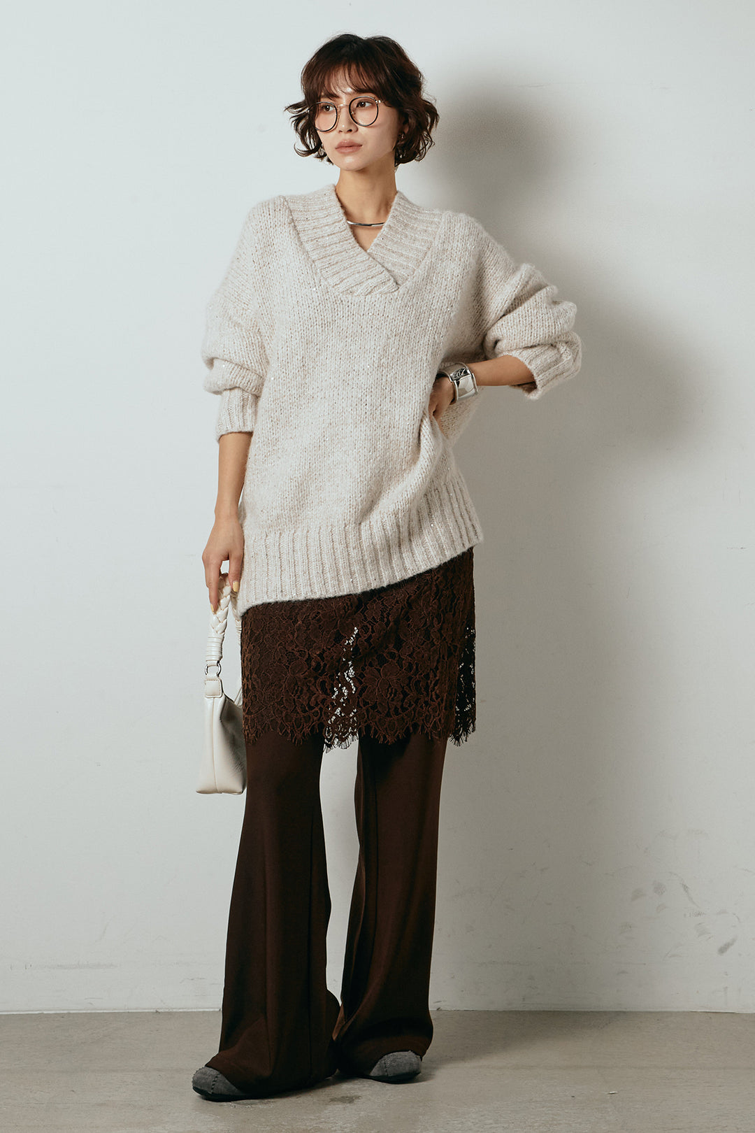 [SET]Vネックラメニットトップス+レース刺繍レイヤードフレアパンツ(2set)