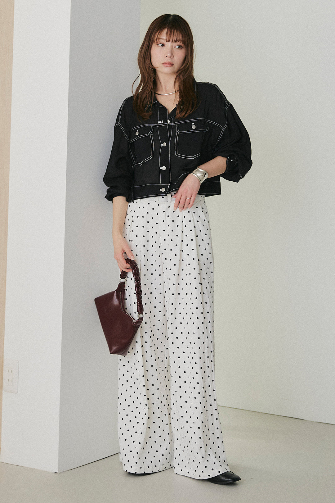 [SET]配色ステッチシアーシャツ+ベルト付きドット柄ワイドパンツ(2set)