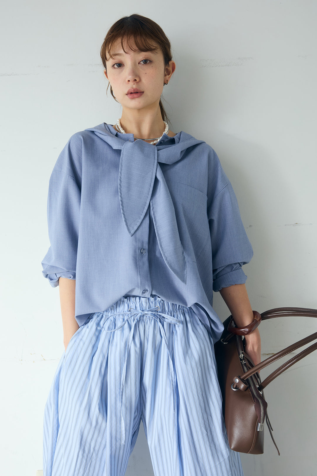 [SET]無地タイ付フーディーBIGシャツ+ランダムストライプタックギャザーパンツ(2set)