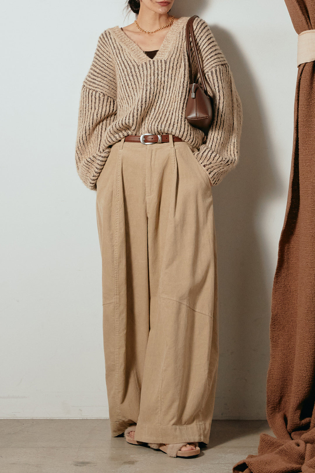 [SET]アルパカタッチ深Vニットトップス+タック入りコーデュロイワイドパンツ(2set)