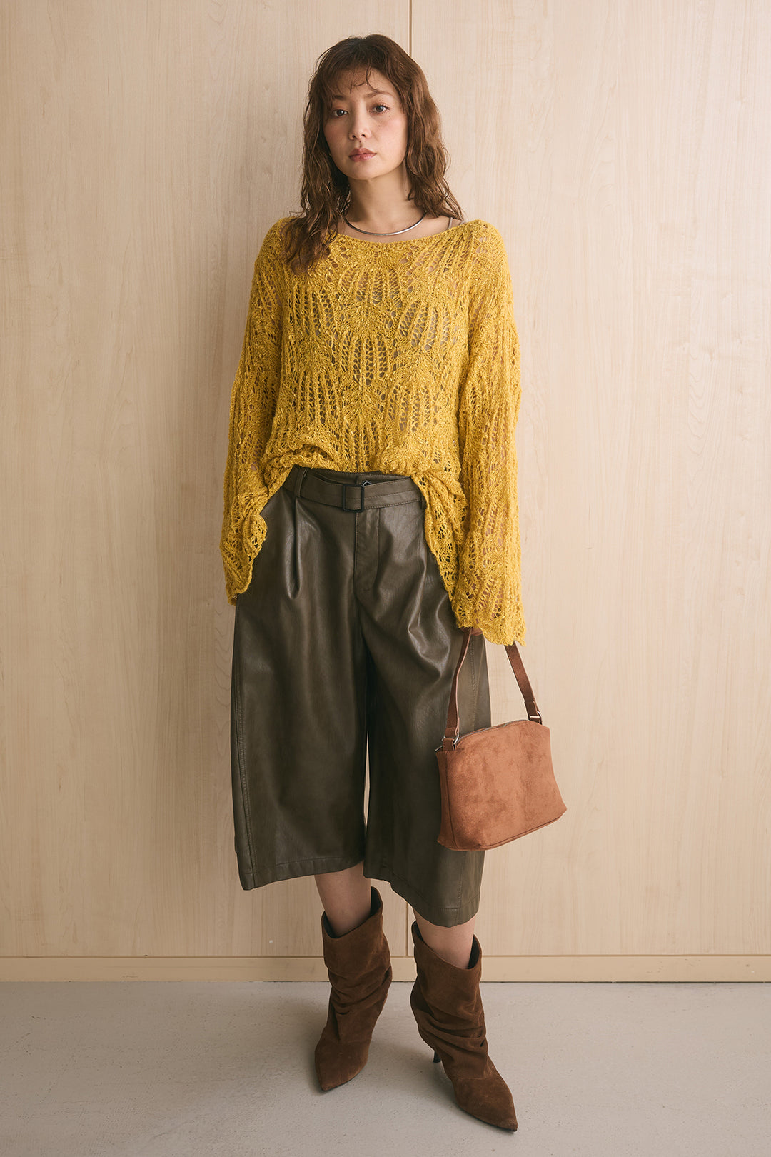 [SET]透かしレース編みボートネックニットプルオーバー+ベルト付きレザーライクタックハーフパンツ(2set)