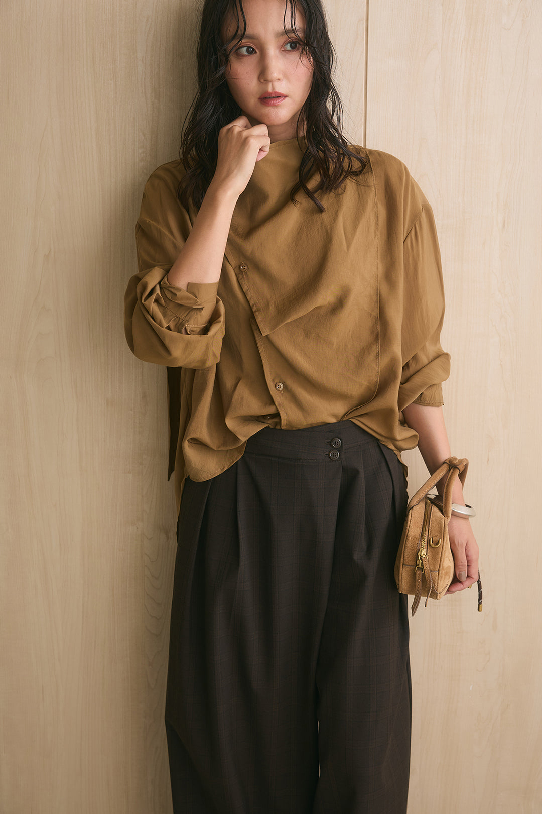 [SET]アシンメトリーネックデザインシャツ+ウエストアシメタータンチェックパンツ(2set)
