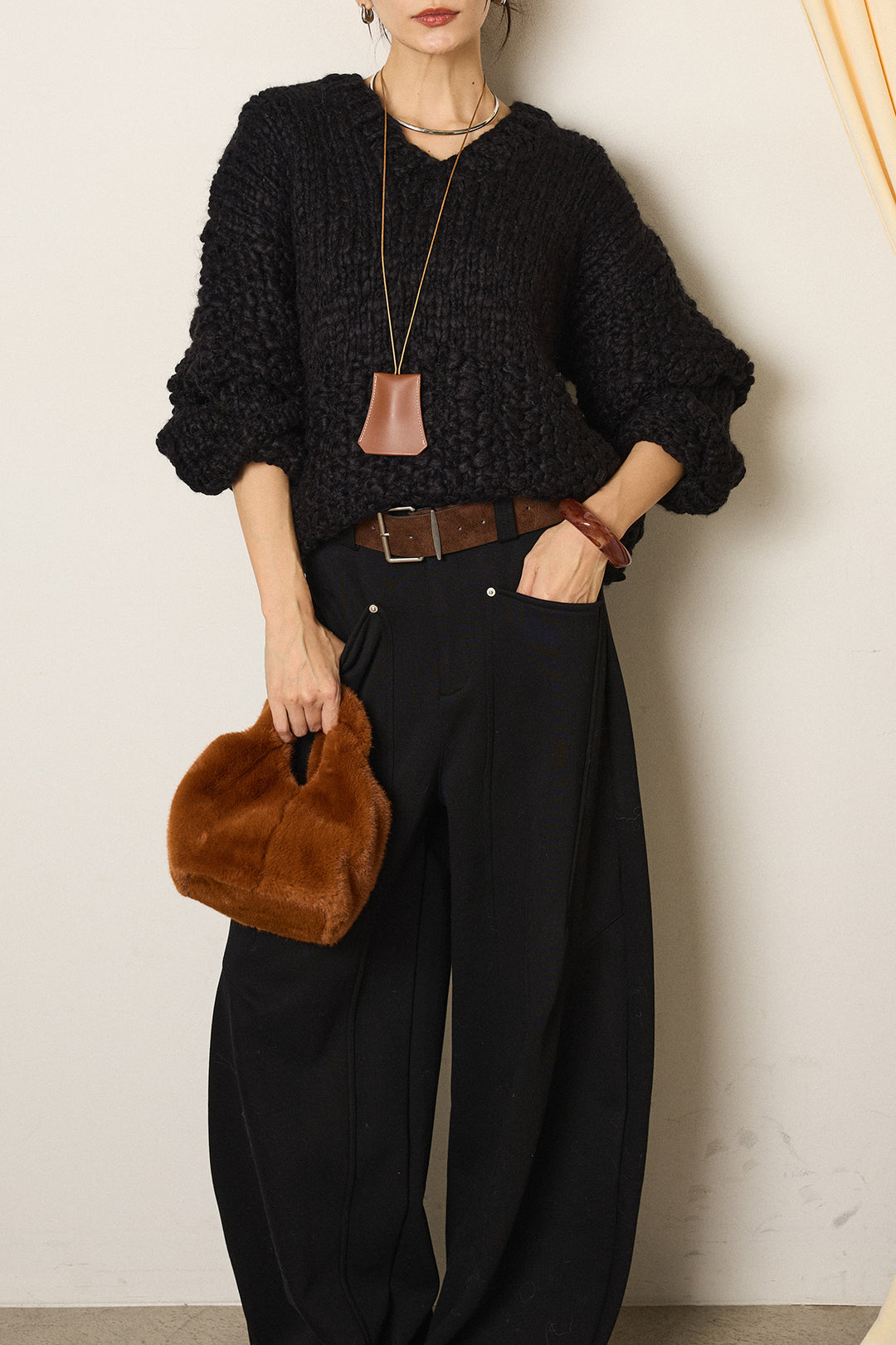 [SET]Vネックハンド編みニットトップス+太ベルト付きスウェットワイドカーブパンツ(2set)