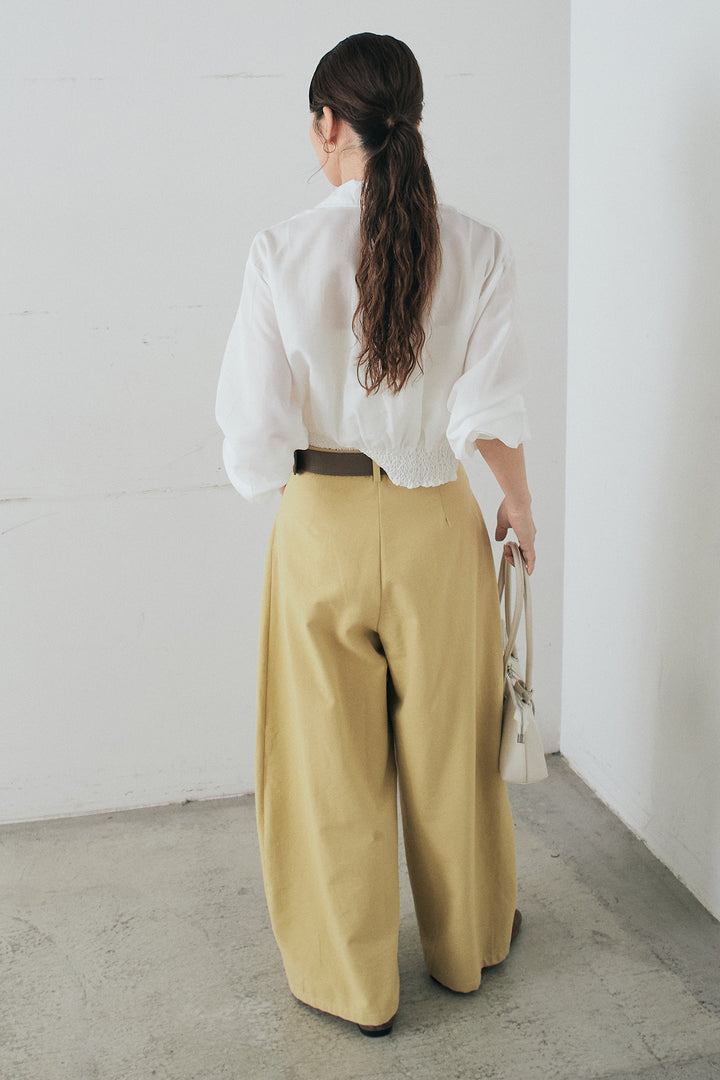 [SET]裾巻きツイストデザインシャツ+ベルト付きサイドタックワイドパンツ(2set)