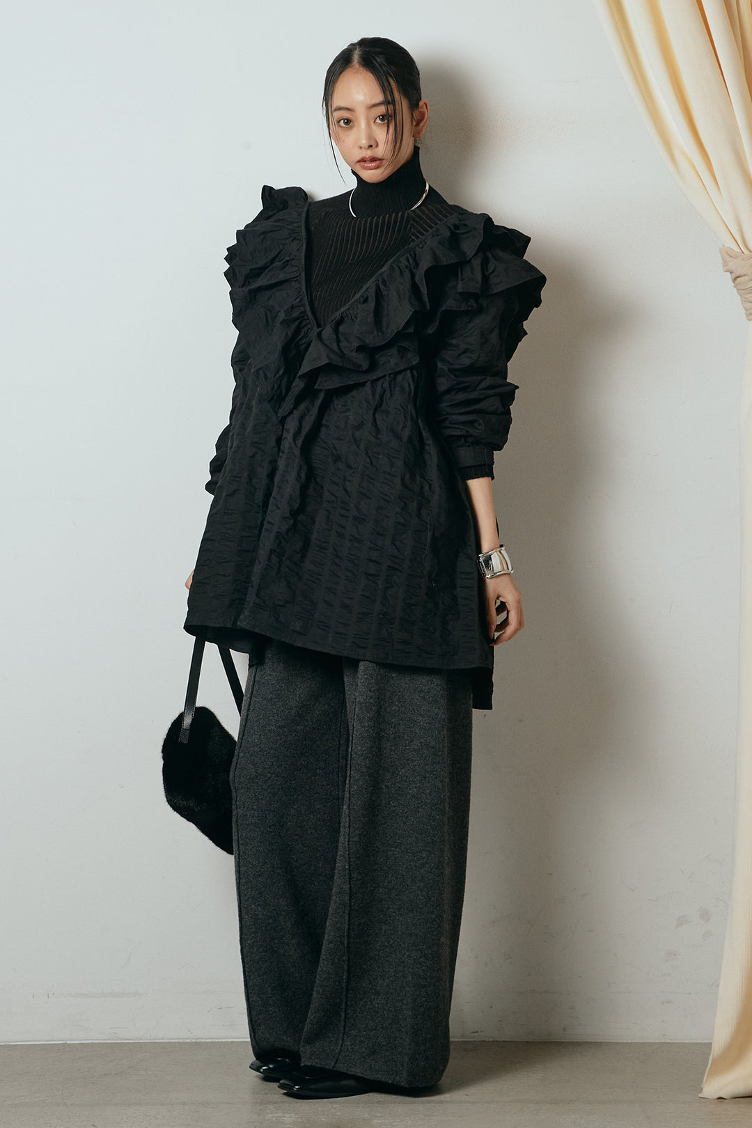 [SET]Vネックフリルカラーブラウス+センターラインニットパンツ(2set)