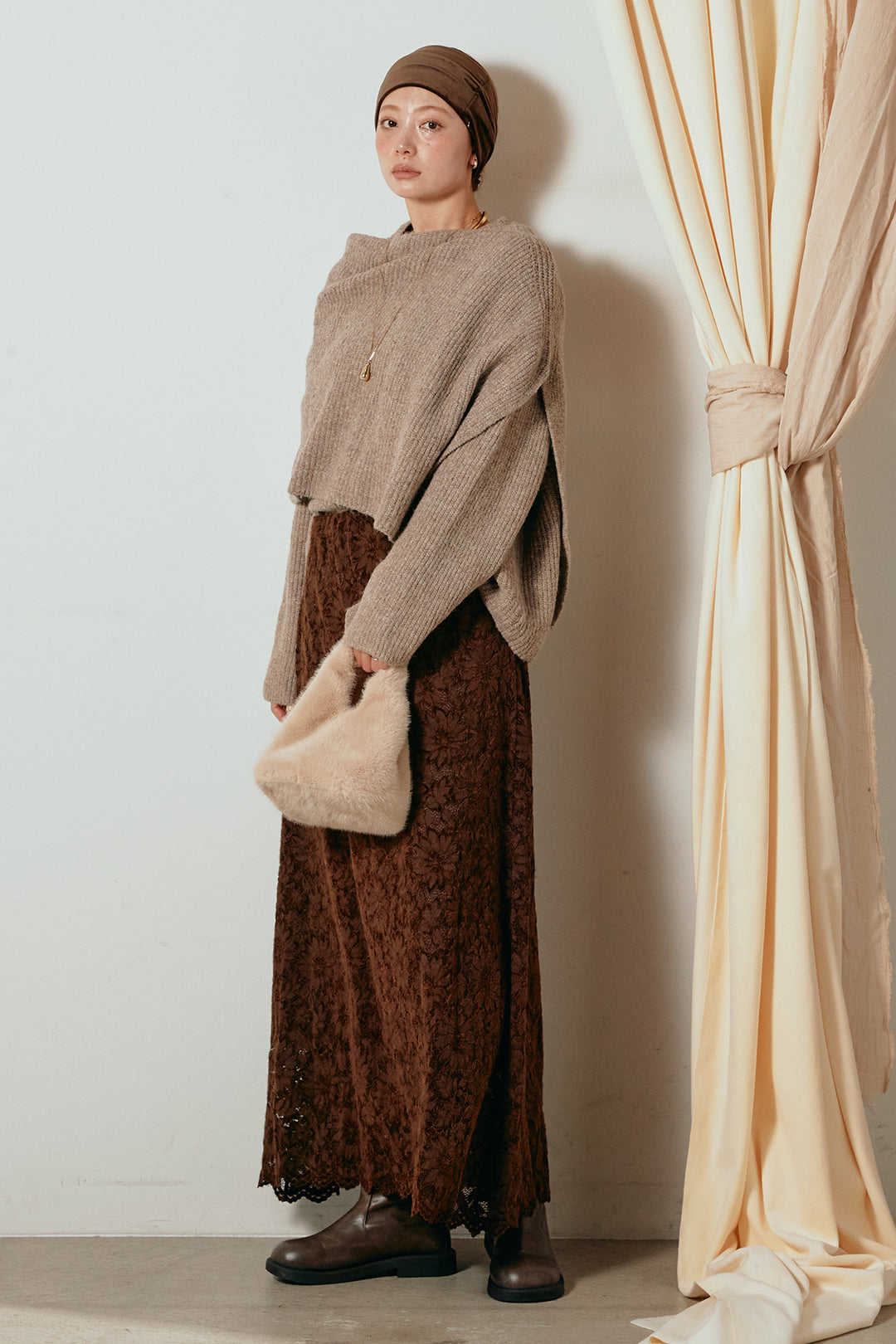 [SET]ケープデザインリブニットトップス+花柄刺繍ベロアフレアスカート(2set)