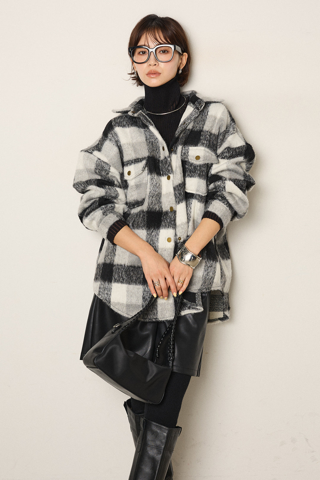 [SET]起毛チェック柄ポケットアウター+ストレッチエコレザーバミューダパンツ+リブニットシームレスタートルプルオーバー(3set)